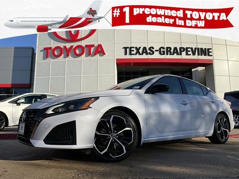 Used 2025 Nissan Altima 2.5 SR image 1