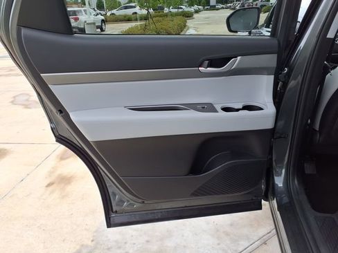 Used 2025 Hyundai Palisade SEL FWD image 18