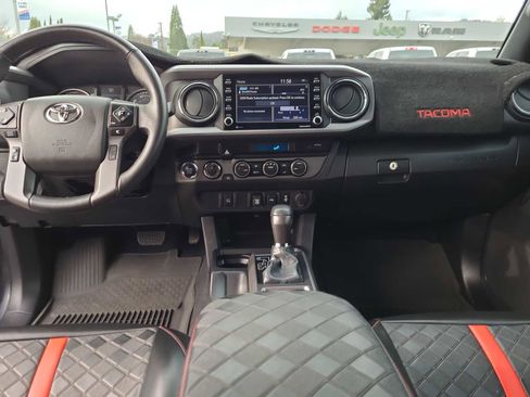 Used 2022 Toyota Tacoma TRD Off-Road w/ Black Out Package (TMS) image 18