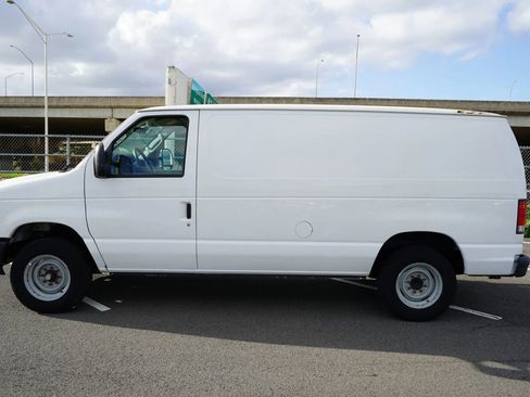 Used 2013 Ford E-150 and Econoline 150 image 2
