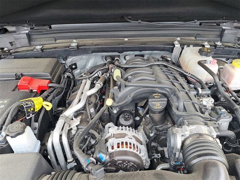 Used 2024 Jeep Gladiator Mojave w/ Technology Group image 15