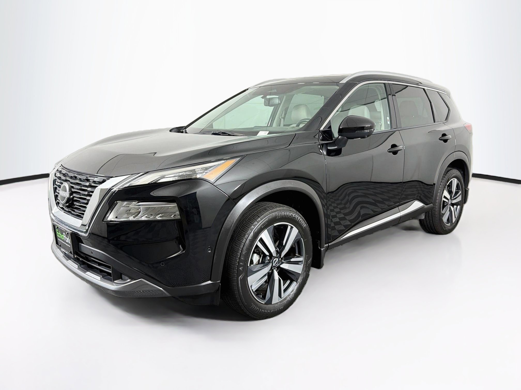 Used 2023 Nissan Rogue SL w/ SL Premium Package FWD image 3