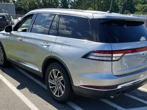 Used 2021 Lincoln Aviator AWD w/ Elements Package image 3
