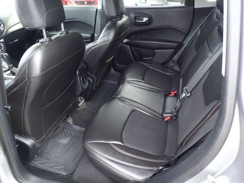 Used 2018 Jeep Compass Latitude w/ Popular Equipment Group image 9