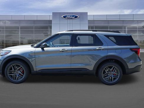 New 2026 Ford Explorer ST-Line w/ ST-Line Street Pack AWD/4WD image 4