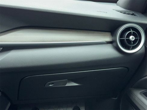 Used 2023 Alfa Romeo Stelvio Ti image 20