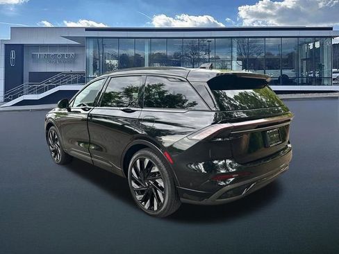 Certified 2024 Lincoln Nautilus Reserve w/ Equipment Group 202A AWD/4WD image 6