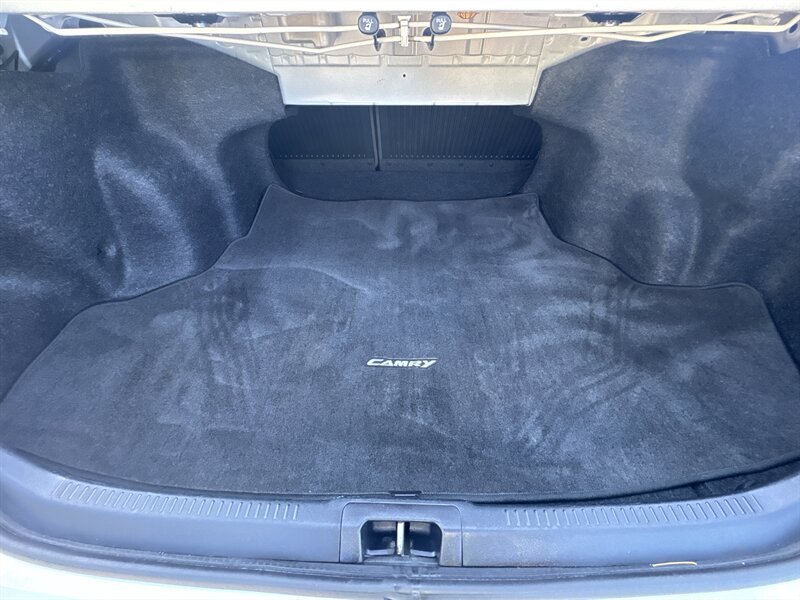 Used 2017 Toyota Camry SE w/ Protection Package (Q2) FWD image 39