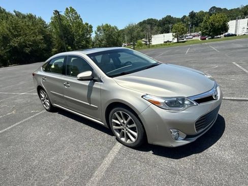 Used 2015 Toyota Avalon XLE Touring FWD image 4