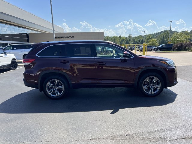 Used 2019 Toyota Highlander Limited Platinum AWD/4WD image 2