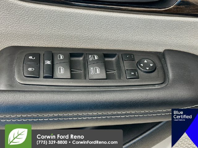 Used 2023 Chrysler Pacifica Limited FWD image 21