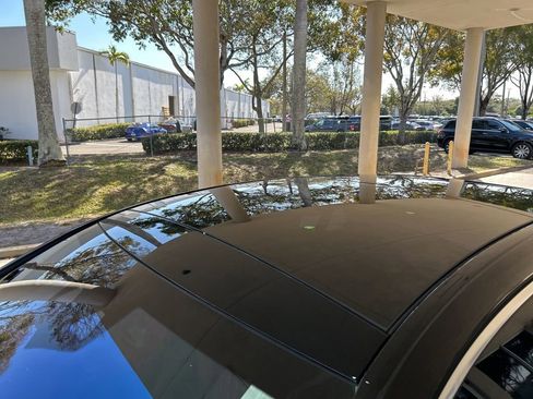 Used 2022 Mercedes-Benz S 580 4MATIC Sedan w/ AMG Line Package image 17