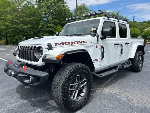 Used 2025 Jeep Gladiator Mojave AWD/4WD image 77