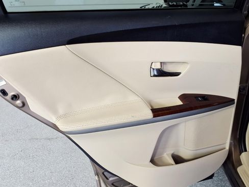 Used 2009 Toyota Venza image 24