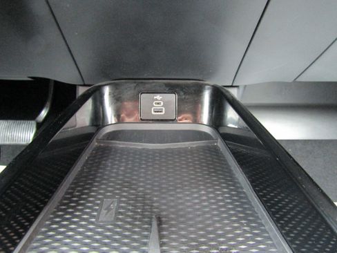 Used 2025 Ford Mustang Mach-E Premium image 18