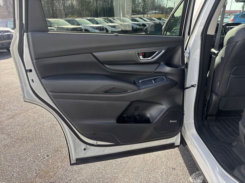Certified 2025 Subaru Ascent Limited w/ Popular Package #2 image 33