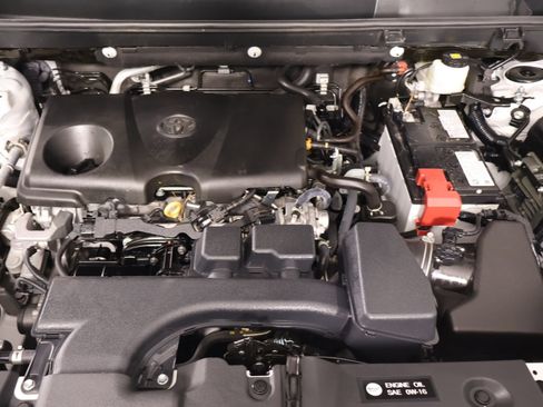 Used 2025 Toyota RAV4 XLE FWD image 18