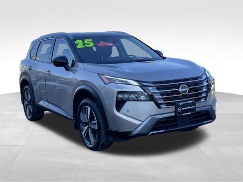 Certified 2025 Nissan Rogue SL AWD/4WD image 3