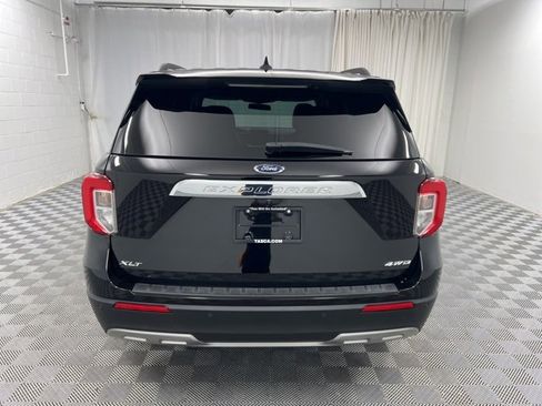 Used 2022 Ford Explorer XLT w/ Equipment Group 202A image 7