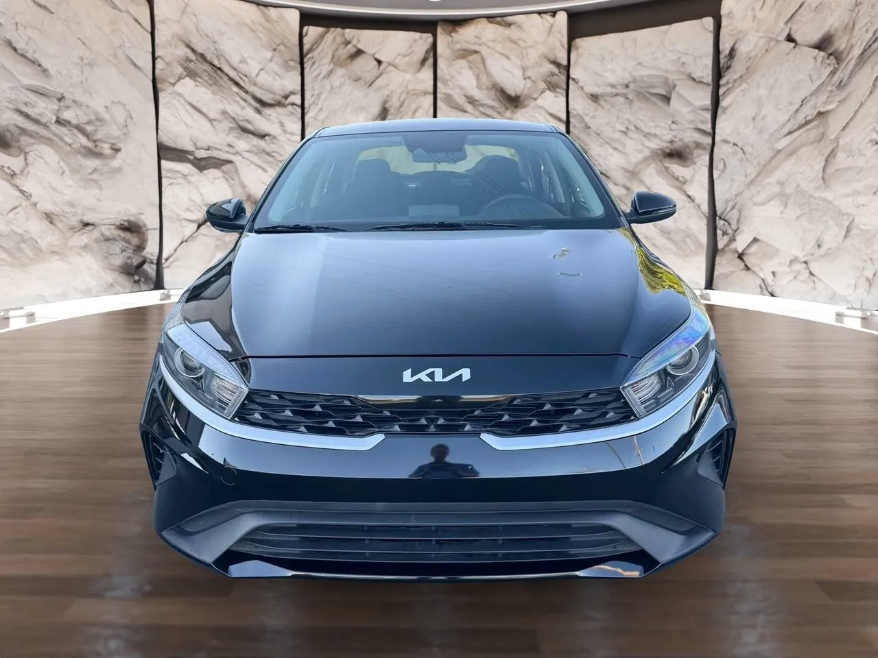 Used 2023 Kia Forte LXS FWD image 2