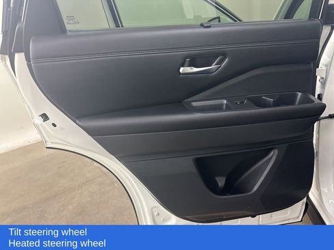 Used 2024 Nissan Pathfinder Platinum image 28