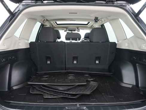 Used 2020 Subaru Forester Premium AWD/4WD image 9