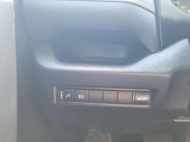 Used 2019 Toyota RAV4 XLE Premium w/ Carpet Mat Package FWD image 17