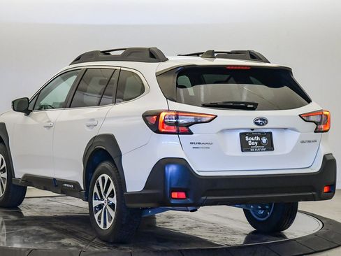 Used 2023 Subaru Outback Premium image 2