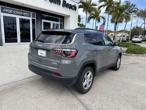 Used 2023 Jeep Compass Latitude w/ Sun and Sound Group image 4