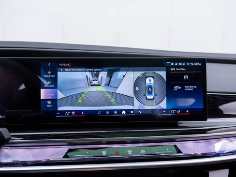 New 2026 BMW i7 xDrive60 w/ Executive Package image 23