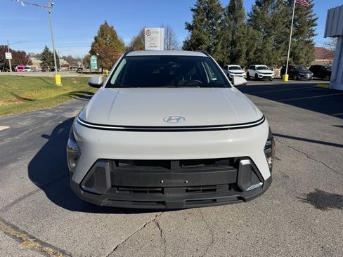 Used 2024 Hyundai Kona SEL image 2