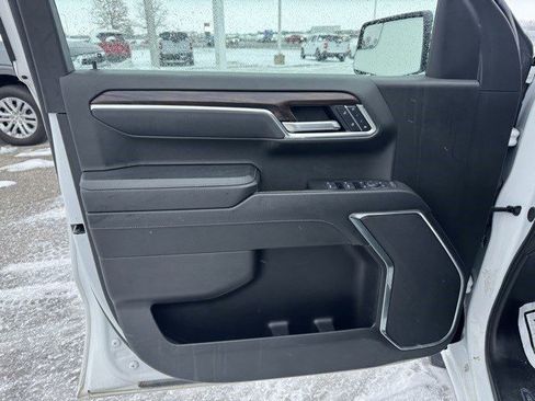 Used 2025 GMC Sierra 1500 SLT image 10