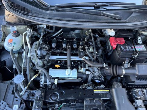 Used 2025 Nissan Versa SV image 30