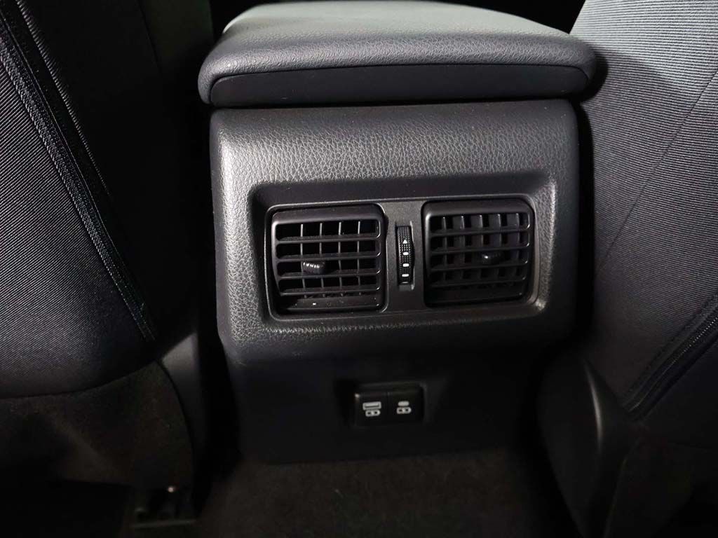 Used 2025 Toyota Camry LE FWD image 43