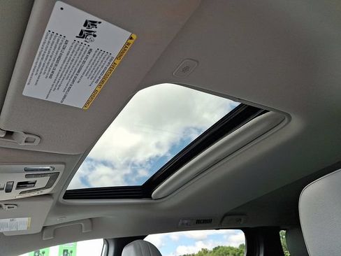 Used 2026 Toyota Sienna XLE AWD/4WD image 14