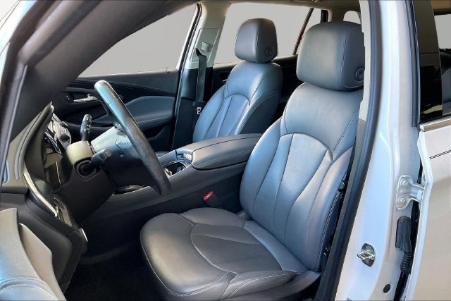 Used 2019 Buick Envision Essence w/ LPO, Cargo Package FWD image 15