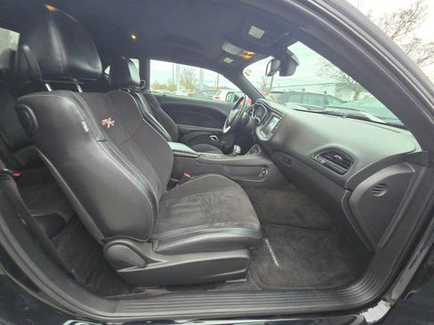 Used 2015 Dodge Challenger R/T Plus image 11
