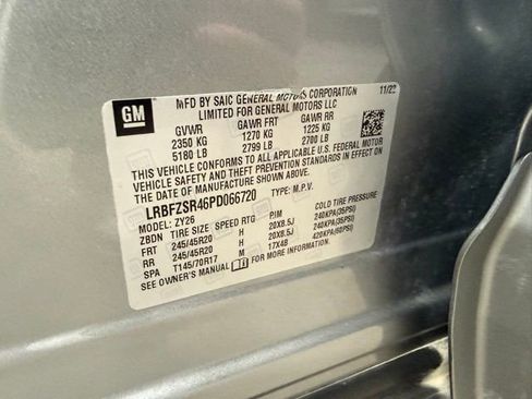 Used 2023 Buick Envision Avenir image 29