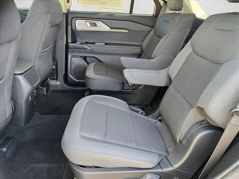 New 2026 Ford Explorer Active RWD image 16