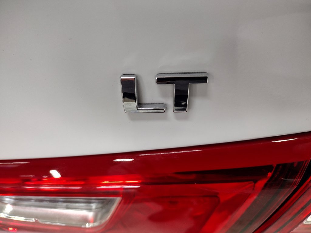 Used 2024 Chevrolet Malibu LT FWD image 15