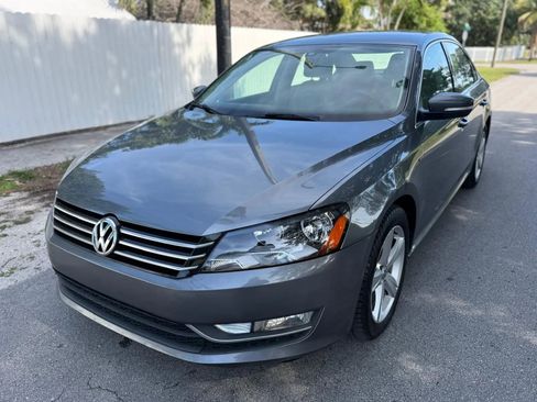 Used 2015 Volkswagen Passat 1.8T Limited Edition FWD image 4