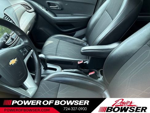 Used 2019 Chevrolet Trax LT w/ LT Convenience Package AWD/4WD image 8