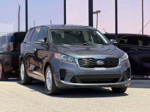 Used 2019 Kia Sorento FWD V6 image 24