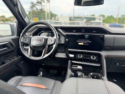 Used 2023 GMC Sierra 1500 AT4 w/ AT4 Preferred Package AWD/4WD image 12