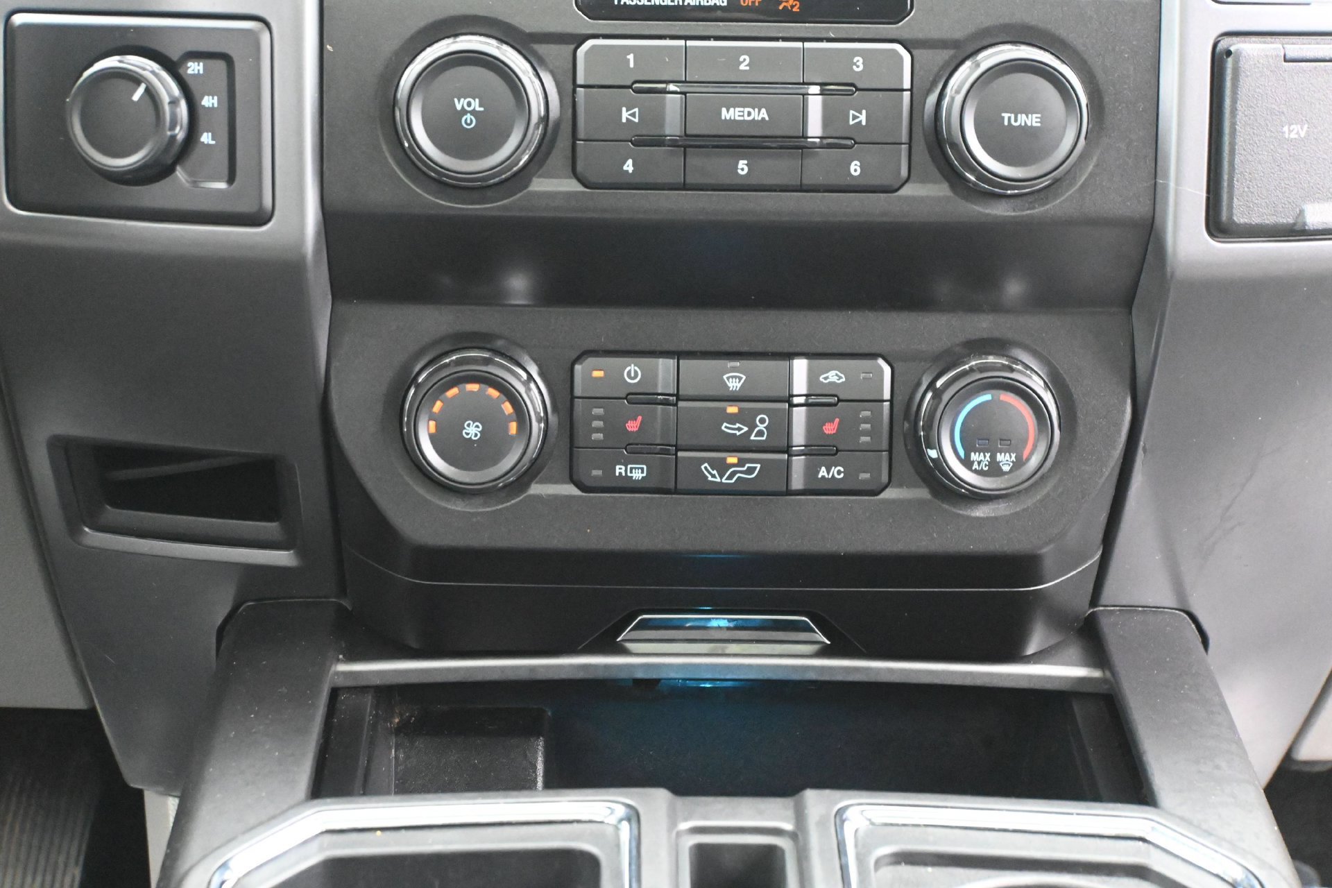 Used 2019 Ford F150 XLT w/ Equipment Group 302A Luxury AWD/4WD image 21
