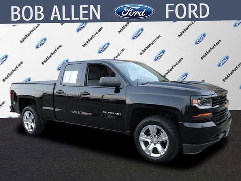 Used 2017 Chevrolet Silverado 1500 Custom w/ Custom Convenience Package image 1