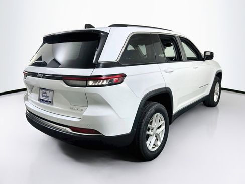 Used 2023 Jeep Grand Cherokee Laredo w/ Luxury Tech Group I AWD/4WD image 5