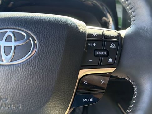 Used 2024 Toyota Crown Platinum image 21