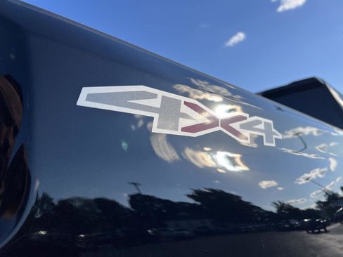 Used 2023 Chevrolet Silverado 2500 Custom w/ Custom Value Package image 6