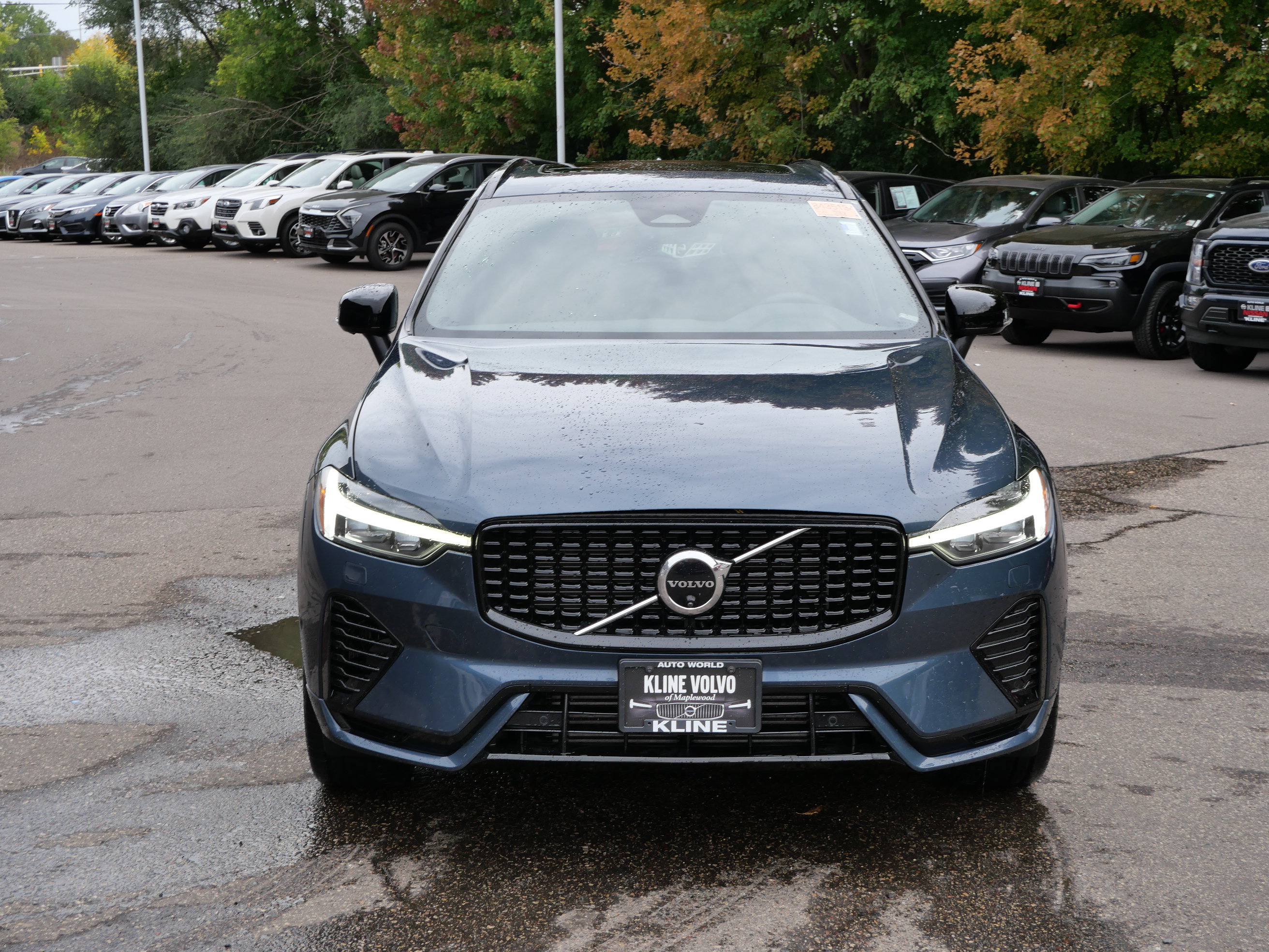 Certified 2024 Volvo XC60 T8 Plus w/ Climate Package AWD/4WD image 5